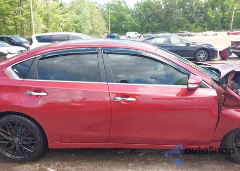 2015 Nissan Altima 3.5 S/3.5 Sl/3.5 Sv z USA, uszkodzony, nr VIN 1N4BL3AP0FC492961